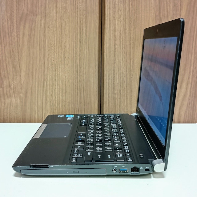 TOSHIBA dynabook Corei5 8GB SSD256GB DVD WebJ Office2024  PC{/Ӌ@ 