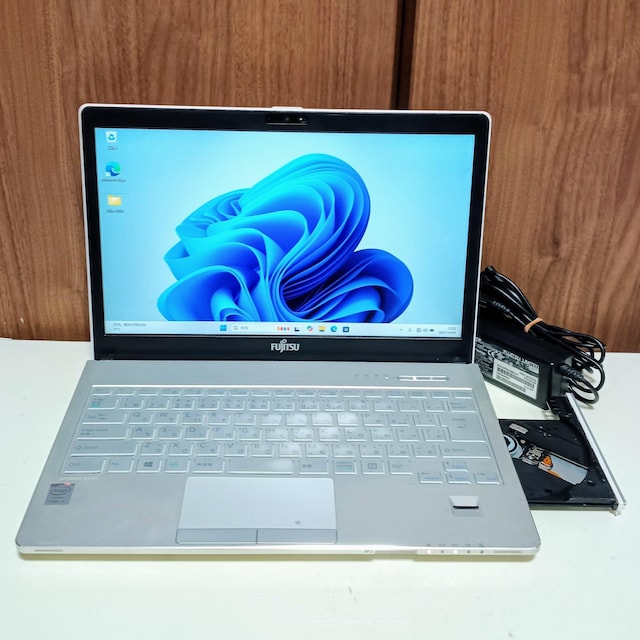 FUJITSU LIFEBOOK Corei5 12GB SSD512GB WebJ Windows11 DVD  PC{/Ӌ@ 