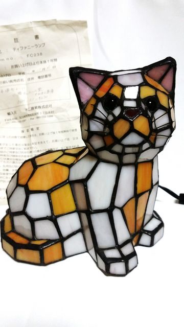 アンティークな猫付きステンドグラスランプ
