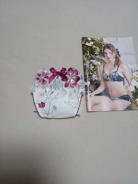 c@T}(^^)@o邨ԎhJƃGW[vꖇ