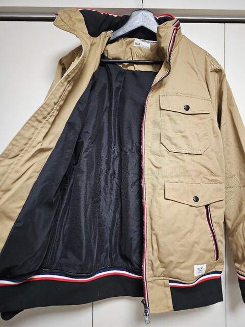 ILL'S  gRJ[C L WbvAbvWPbgR[g XL  jt@bV 