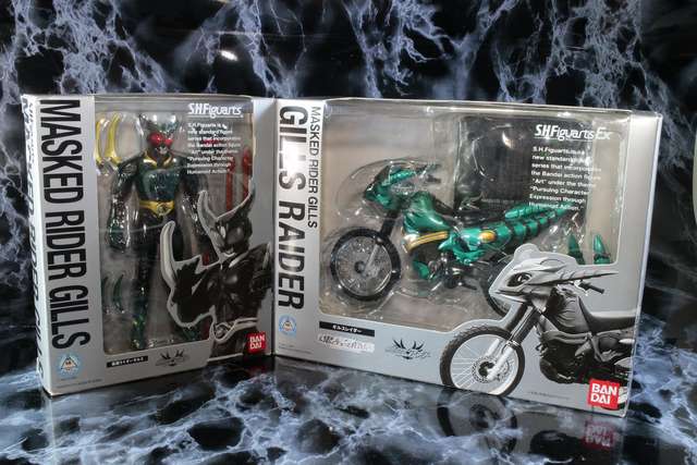 未使用 S.H.フィギュアーツ 仮面ライダーギルス &ギルスレイダー バンダイ 魂ウェブ商店限定 S.H.F EX ギルスレイダー レビュー