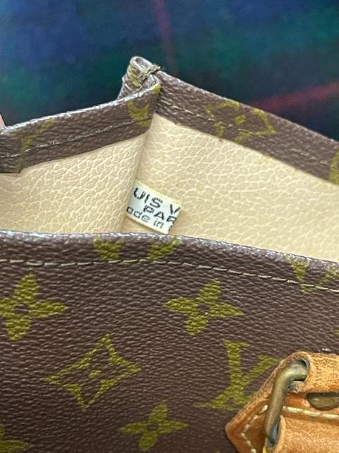 CBg  mO  g[gobN@uE VUITTON g[gobO  uh 