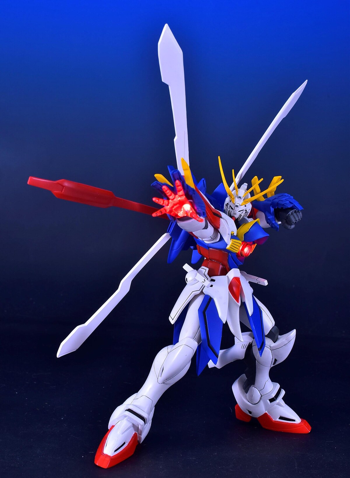 爆熱ゴッドフィンガーフィギュア　ガンダム 巨大サイズで「石破天驚ゴッドフィンガー」も立体化！ゴッド