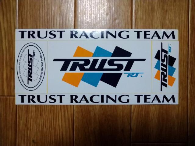 TRUST RACING TEAM gXg XebJ[ V[