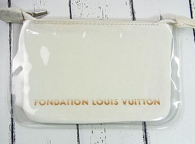 500~X^LVpكp萳KiFONDATION LOUIS VUITTONtH_VI CBgg[gƃ|[`2_