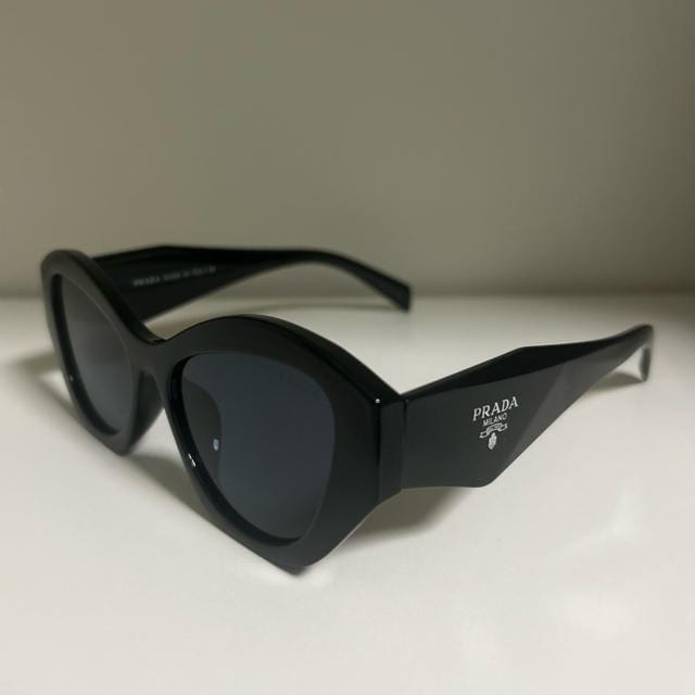 PRADA v_ TOX   uh 