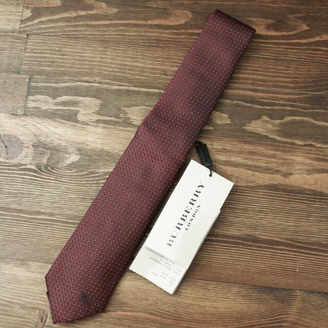 Vi BURBERRY LONDON lN^C 
