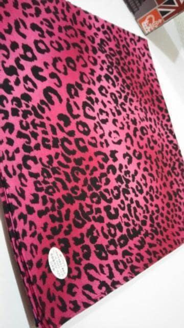 Vio_iqEBlack/Pink   t@bV 
