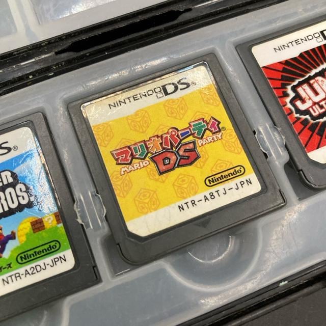  CV Nintendo DS \tg 3{Zbg  Q[{/\tg 