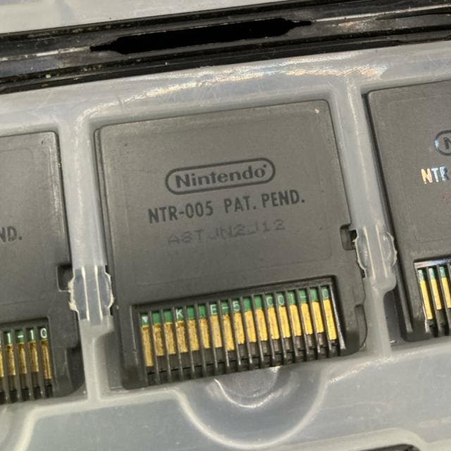  CV Nintendo DS \tg 3{Zbg  Q[{/\tg 