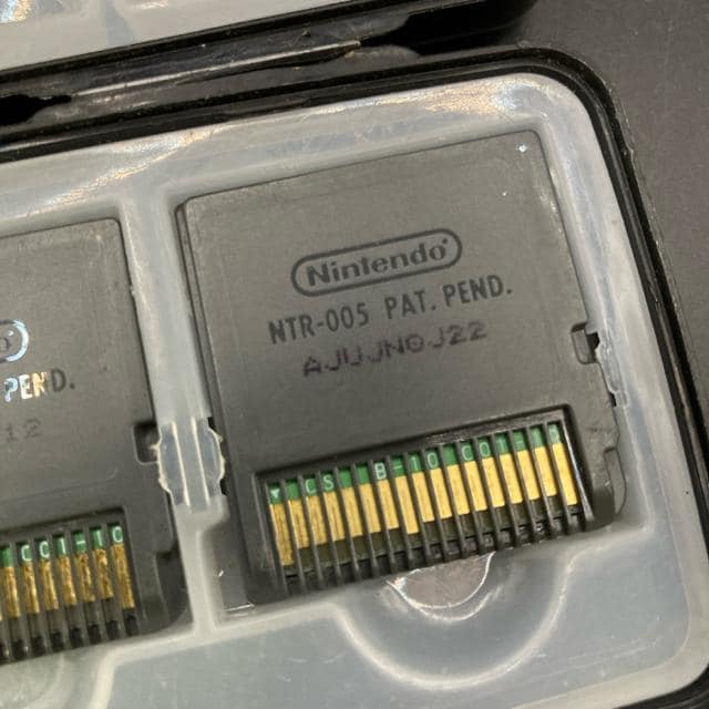  CV Nintendo DS \tg 3{Zbg  Q[{/\tg 