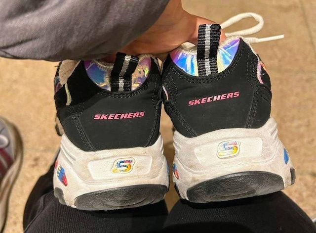ASKECHERSJtXj[J[  23.5cm  t@bV 