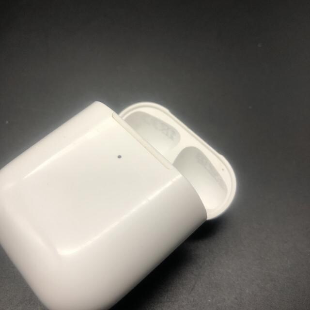   AirPods GA[|bY [dP[X A1938  Ɠd/AV 