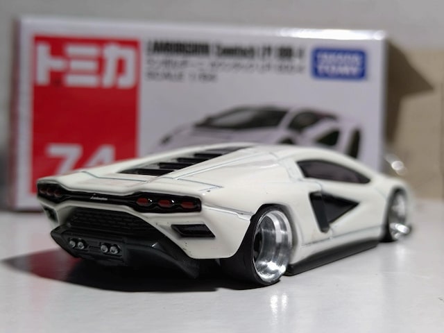 yg~Jz{Mj JE^bN LPI  800-4