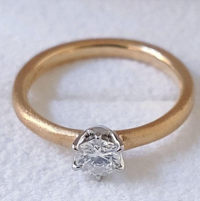agete AKbg _Ch O K18YG Pt900 0.224ct F VS-2  uh 