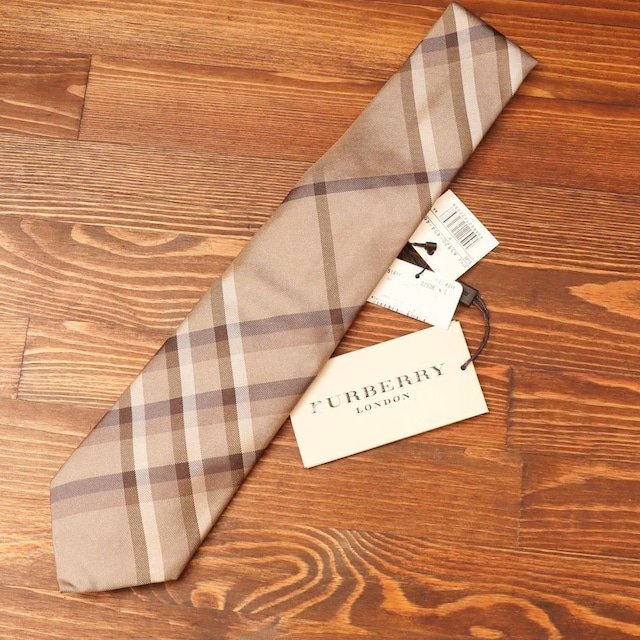 Vi BURBERRY LONDON lN^C 