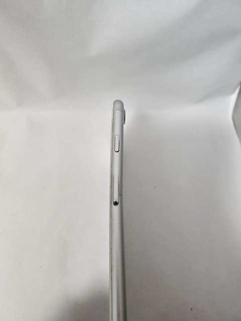 iPhoner7obe[100%At[c݁ASIMbN128GB  Ɠd/AV 