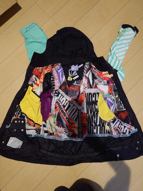 VOLCOM@Xm[EFA  uh 