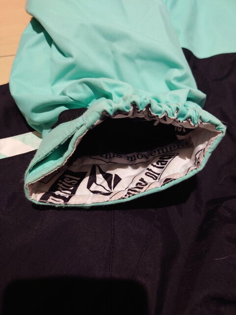 VOLCOM@Xm[EFA  uh 