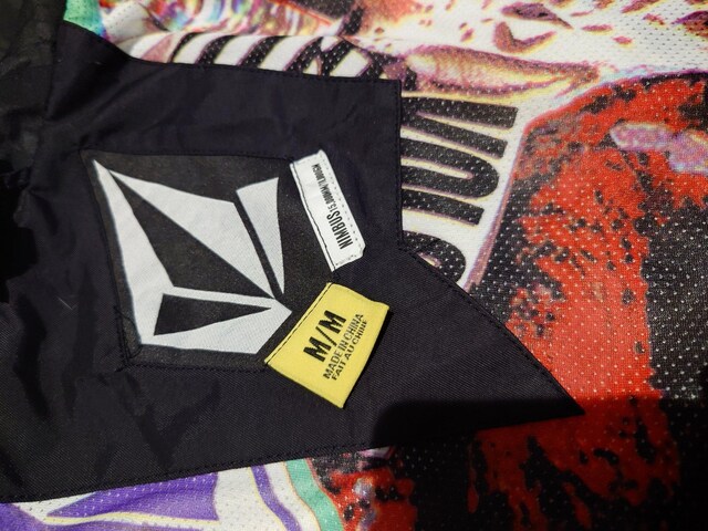 VOLCOM@Xm[EFA  uh 
