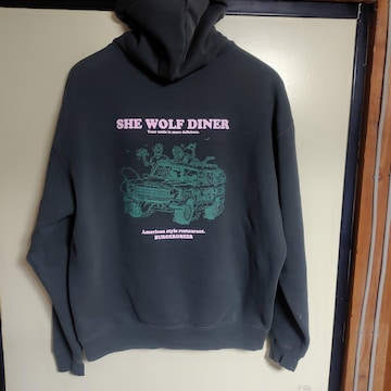t[NXXgA@p[J[@SHE WOLF DINER TCYS