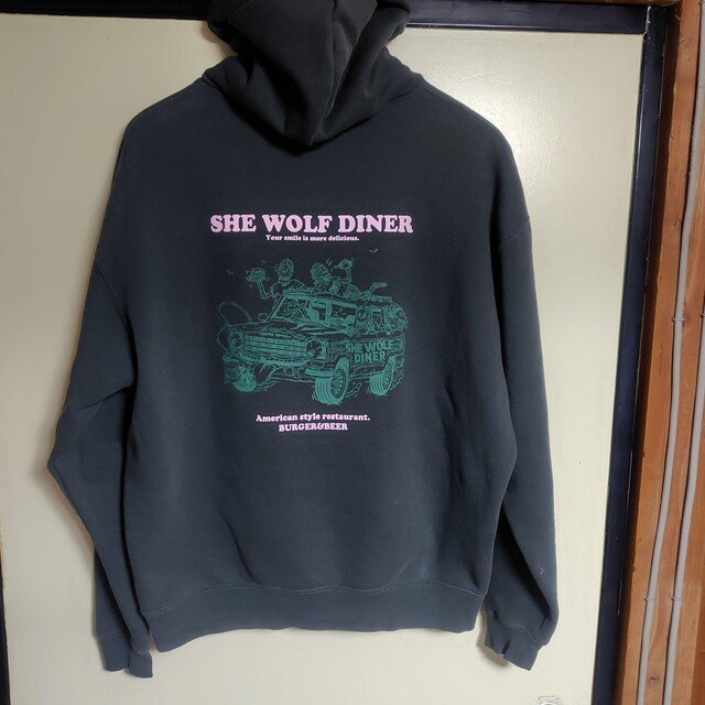 t[NXXgA@p[J[@SHE WOLF DINER TCYS   jt@bV 