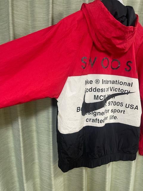 iCL iCWPbg obNS  bVn NIKE WPbg TCYM ԁ@@ SWOOSH JACKET  uh 