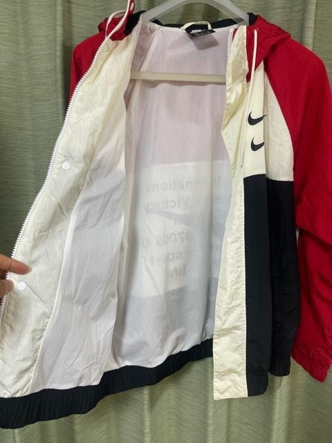 iCL iCWPbg obNS  bVn NIKE WPbg TCYM ԁ@@ SWOOSH JACKET  uh 