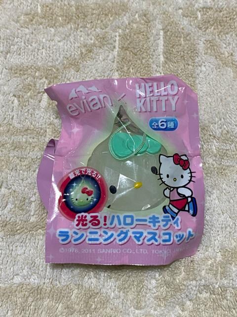 ViJEvian~Hello KittyjO}XRbg 