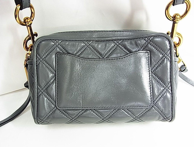 yKiz}[NWFCRuX THE@MARC JACOBSUE\tgVbg21 V_[obOM0015419  uh 