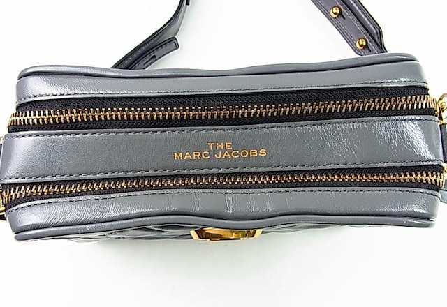 yKiz}[NWFCRuX THE@MARC JACOBSUE\tgVbg21 V_[obOM0015419  uh 