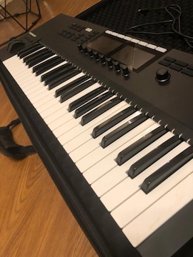 Native Instruments S-V[YL[{[h KOMPLETE KONTROL S49 MK2 Black