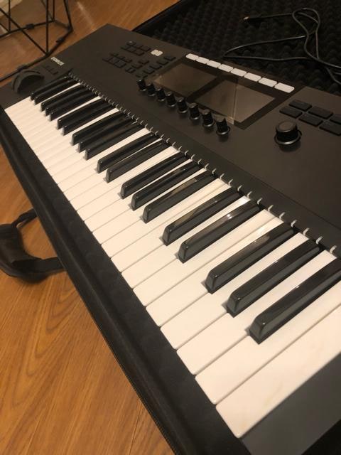 Native Instruments S-V[YL[{[h KOMPLETE KONTROL S49 MK2 Black   Ɠd/AV 