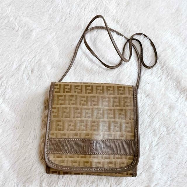 FENDI tFfB YbL[m PVC U[ tbv V_[obO  uh 