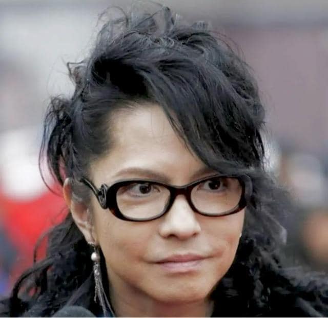 i PRADA v_ ~j}obN Kl hyde   uh 