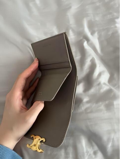 CELINE Z[k z yu Ki  uh 