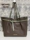 yǕizMICHAEL KORS }CPR[X g[gobO MK U[