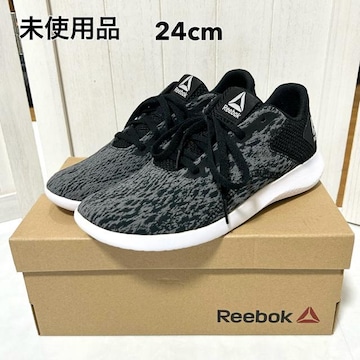 gp Reebok [{bN A_2.0 y Xj[J[ 24cm