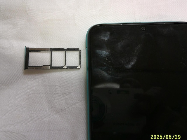 Redmi Vt[@X}[gtH@P[Xt  Ɠd/AV 