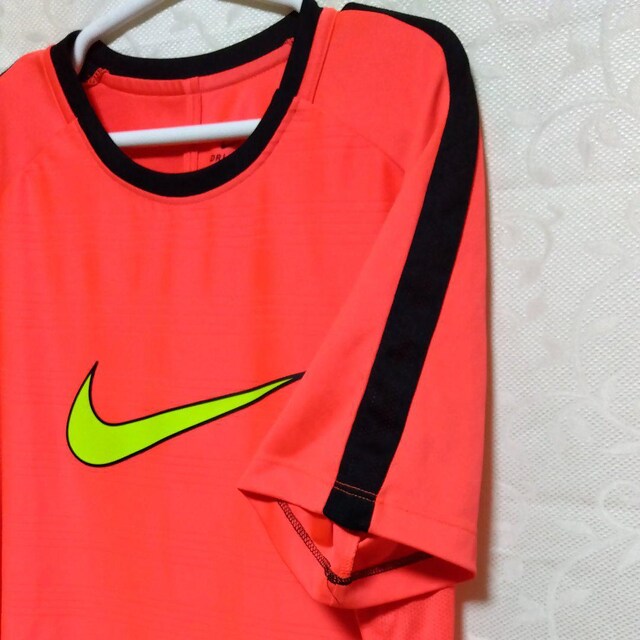 NIKEgbvX  uh 