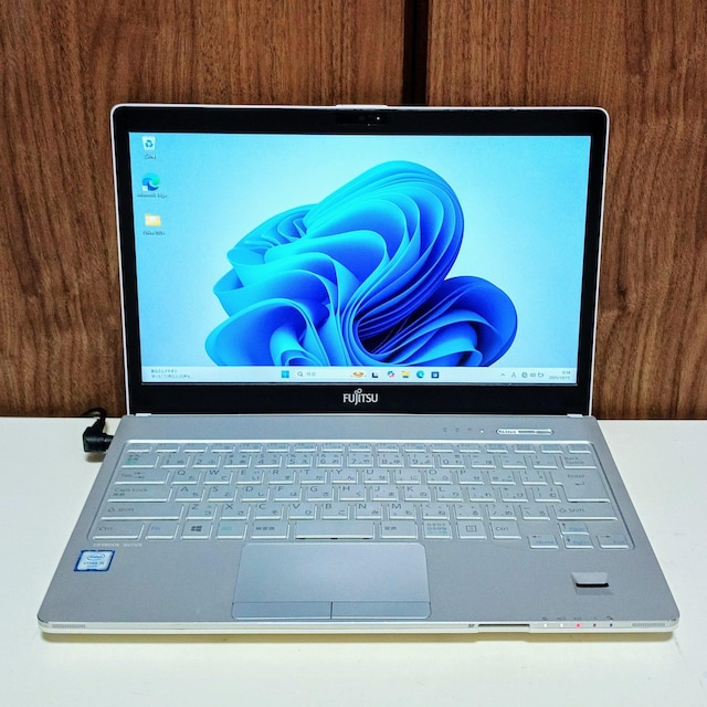 FUJITSU LIFEBOOK Corei5 8GB SSD250GB Windows11 WebJ Office  PC{/Ӌ@ 