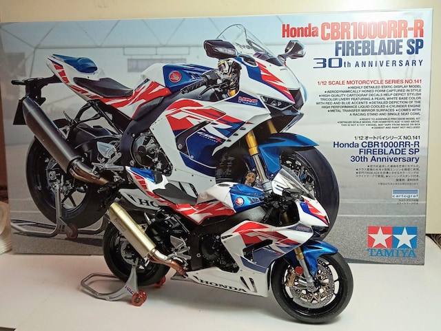 ^~oCNvf1/12iHONDACBR1000RR-R   zr[ 