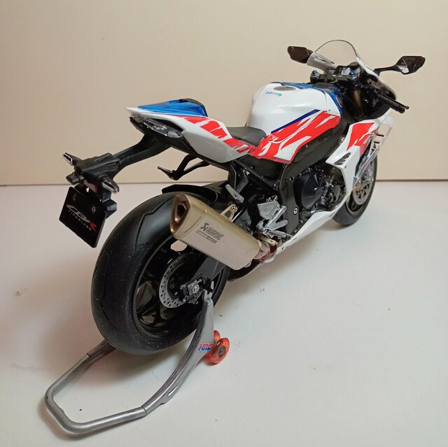 ^~oCNvf1/12iHONDACBR1000RR-R  zr[ 