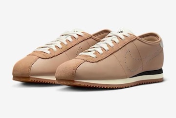 NIKE Rebc U[
