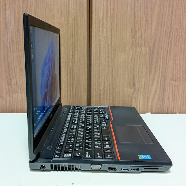 FUJITSU LIFEBOOK Corei7 8GB SSD256GB Windows11 Excel Word  PC{/Ӌ@ 