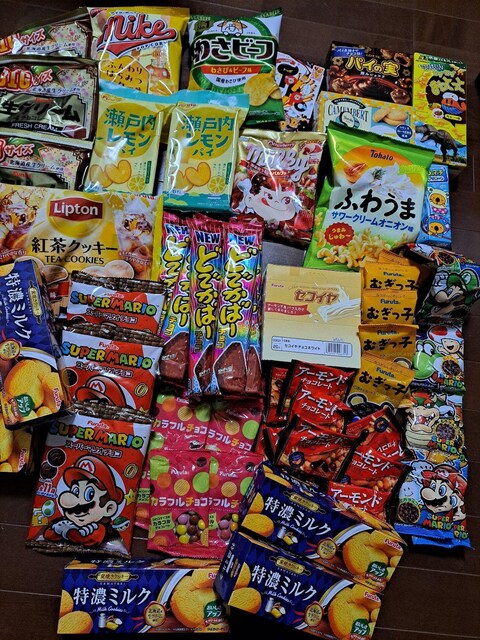 َq(^-^) 