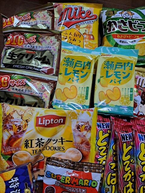 َq(^-^)