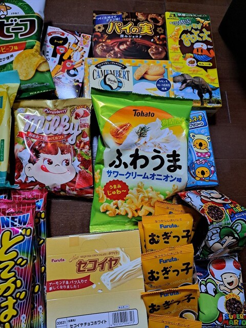 َq(^-^)