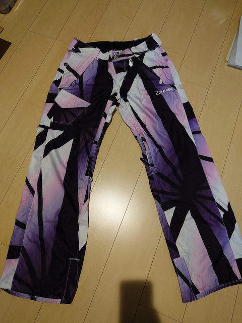 VOLCOM@Xm[EFA   uh 